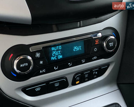 Серый Форд Фокус, объемом двигателя 1.6 л и пробегом 260 тыс. км за 8300 $, фото 26 на Automoto.ua