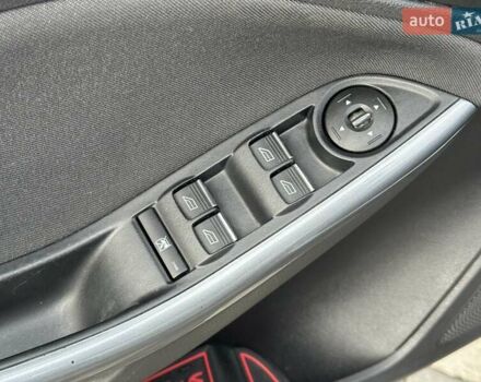 Серый Форд Фокус, объемом двигателя 1.6 л и пробегом 194 тыс. км за 8250 $, фото 20 на Automoto.ua