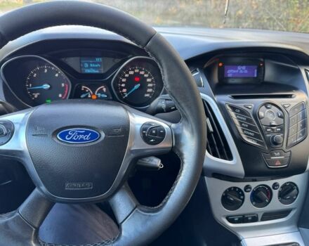 Серый Форд Фокус, объемом двигателя 1.6 л и пробегом 236 тыс. км за 4800 $, фото 1 на Automoto.ua