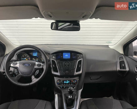 Сірий Форд Фокус, об'ємом двигуна 1.6 л та пробігом 242 тис. км за 8450 $, фото 2 на Automoto.ua