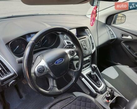 Серый Форд Фокус, объемом двигателя 1.6 л и пробегом 265 тыс. км за 7300 $, фото 4 на Automoto.ua