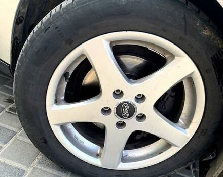 Серый Форд Фокус, объемом двигателя 1.6 л и пробегом 235 тыс. км за 7700 $, фото 6 на Automoto.ua