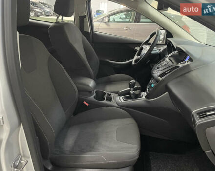 Сірий Форд Фокус, об'ємом двигуна 1.6 л та пробігом 242 тис. км за 8450 $, фото 19 на Automoto.ua