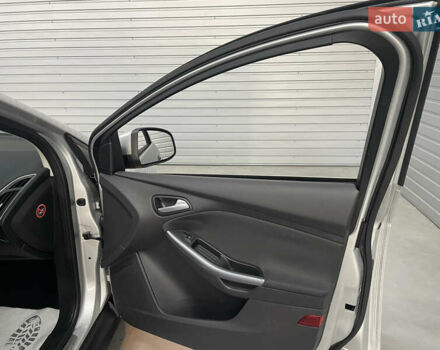 Сірий Форд Фокус, об'ємом двигуна 1.6 л та пробігом 242 тис. км за 8450 $, фото 20 на Automoto.ua