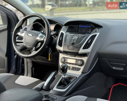 Серый Форд Фокус, объемом двигателя 1.6 л и пробегом 190 тыс. км за 8700 $, фото 47 на Automoto.ua