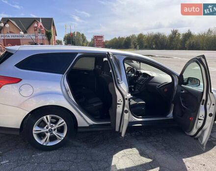 Серый Форд Фокус, объемом двигателя 1.6 л и пробегом 236 тыс. км за 7800 $, фото 5 на Automoto.ua