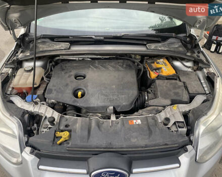 Серый Форд Фокус, объемом двигателя 1.6 л и пробегом 243 тыс. км за 7300 $, фото 6 на Automoto.ua