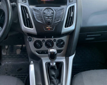 Серый Форд Фокус, объемом двигателя 1.56 л и пробегом 270 тыс. км за 7500 $, фото 7 на Automoto.ua