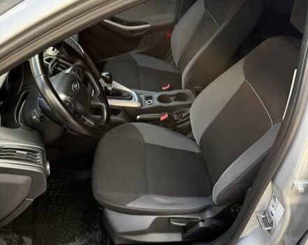 Серый Форд Фокус, объемом двигателя 1.6 л и пробегом 297 тыс. км за 7500 $, фото 6 на Automoto.ua