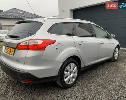 Серый Форд Фокус, объемом двигателя 1.6 л и пробегом 215 тыс. км за 8200 $, фото 5 на Automoto.ua