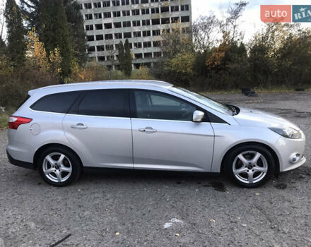 Форд Фокус 2013 в Львове на Automoto.ua Серый Форд Фокус, объемом двигателя 1.56 л и пробегом 259 тыс. км за 8400 $, фото 2 на Automoto.ua