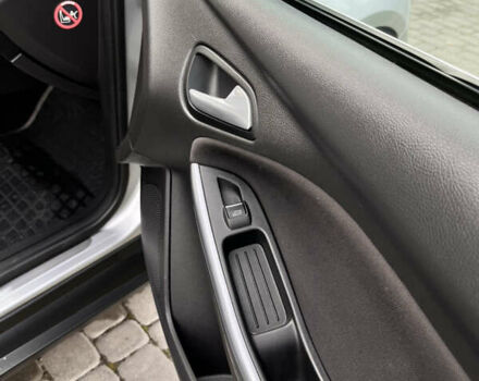 Сірий Форд Фокус, об'ємом двигуна 1.6 л та пробігом 259 тис. км за 8400 $, фото 27 на Automoto.ua