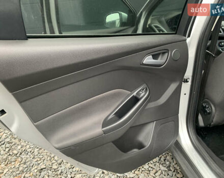 Серый Форд Фокус, объемом двигателя 1.6 л и пробегом 215 тыс. км за 8200 $, фото 21 на Automoto.ua