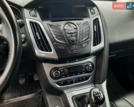 Серый Форд Фокус, объемом двигателя 1.6 л и пробегом 258 тыс. км за 8299 $, фото 3 на Automoto.ua