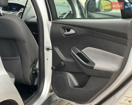 Серый Форд Фокус, объемом двигателя 1.6 л и пробегом 243 тыс. км за 7000 $, фото 19 на Automoto.ua