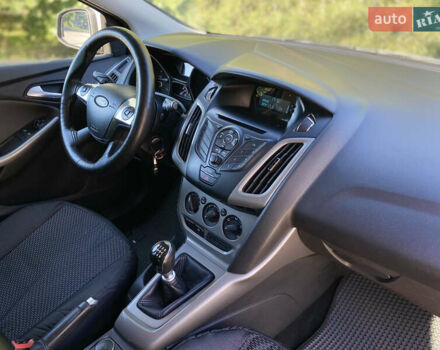 Форд Фокус 2013 у Києві на Automoto.ua Сірий Форд Фокус, об'ємом двигуна 1.6 л та пробігом 242 тис. км за 6990 $, фото 15 на Automoto.ua