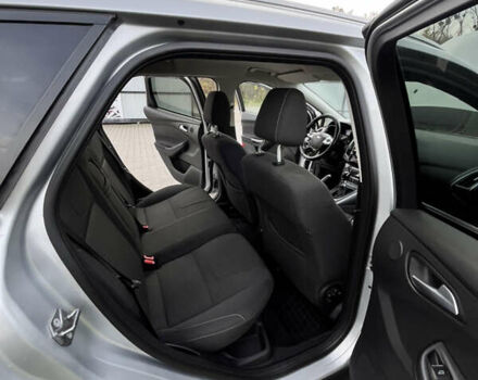 Сірий Форд Фокус, об'ємом двигуна 1.6 л та пробігом 259 тис. км за 8400 $, фото 31 на Automoto.ua