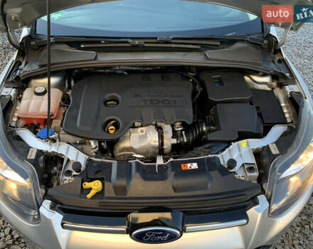 Серый Форд Фокус, объемом двигателя 1.6 л и пробегом 236 тыс. км за 7800 $, фото 9 на Automoto.ua