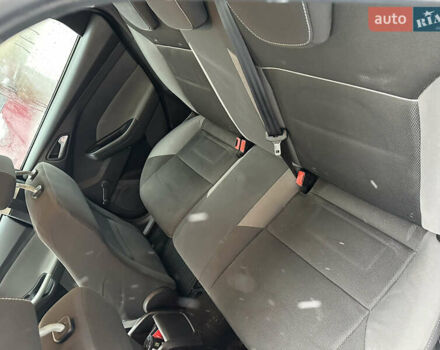 Сірий Форд Фокус, об'ємом двигуна 1.56 л та пробігом 205 тис. км за 8350 $, фото 20 на Automoto.ua