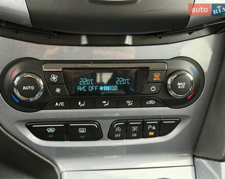 Серый Форд Фокус, объемом двигателя 1.6 л и пробегом 227 тыс. км за 8900 $, фото 53 на Automoto.ua