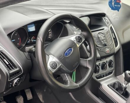 Сірий Форд Фокус, об'ємом двигуна 1.6 л та пробігом 245 тис. км за 6900 $, фото 4 на Automoto.ua