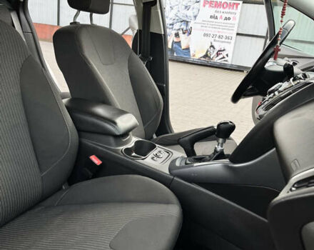 Сірий Форд Фокус, об'ємом двигуна 1.6 л та пробігом 259 тис. км за 8400 $, фото 28 на Automoto.ua