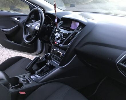 Серый Форд Фокус, объемом двигателя 1.6 л и пробегом 259 тыс. км за 8400 $, фото 5 на Automoto.ua