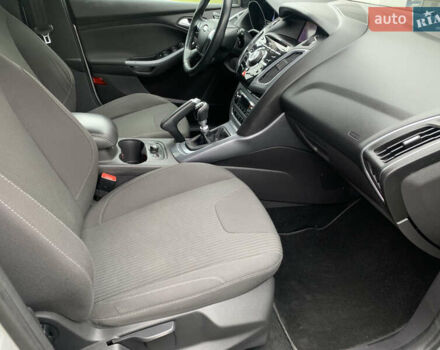 Серый Форд Фокус, объемом двигателя 1.6 л и пробегом 215 тыс. км за 8200 $, фото 27 на Automoto.ua