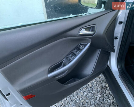 Серый Форд Фокус, объемом двигателя 1.6 л и пробегом 236 тыс. км за 7500 $, фото 18 на Automoto.ua