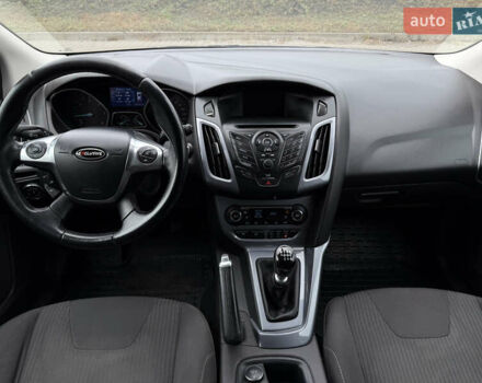 Серый Форд Фокус, объемом двигателя 1.56 л и пробегом 232 тыс. км за 7400 $, фото 19 на Automoto.ua