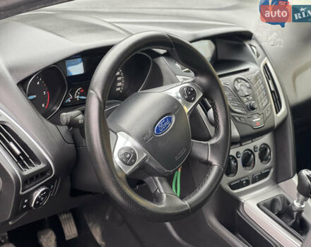 Серый Форд Фокус, объемом двигателя 1.6 л и пробегом 243 тыс. км за 7000 $, фото 14 на Automoto.ua