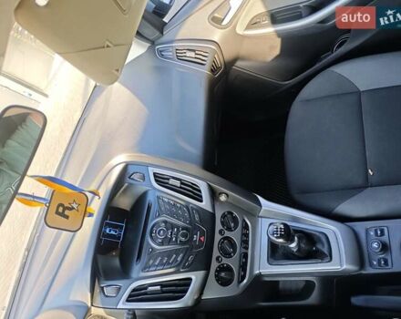 Сірий Форд Фокус, об'ємом двигуна 1.56 л та пробігом 237 тис. км за 8000 $, фото 13 на Automoto.ua