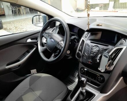 Серый Форд Фокус, объемом двигателя 2 л и пробегом 197 тыс. км за 6048 $, фото 4 на Automoto.ua