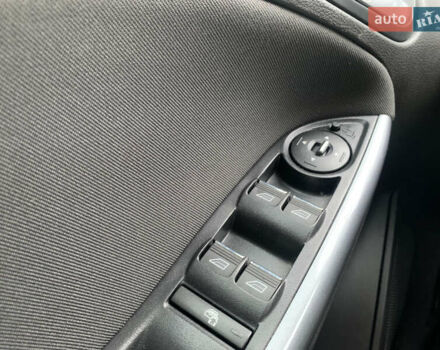 Серый Форд Фокус, объемом двигателя 1.6 л и пробегом 215 тыс. км за 8200 $, фото 37 на Automoto.ua