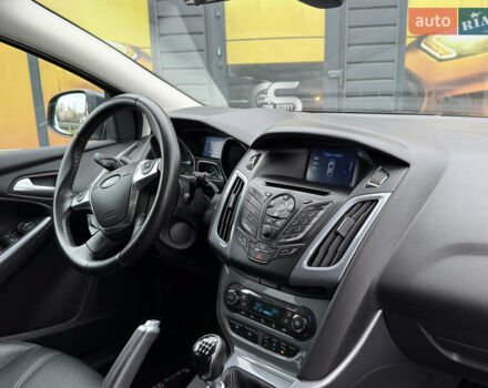 Серый Форд Фокус, объемом двигателя 1.6 л и пробегом 227 тыс. км за 8900 $, фото 31 на Automoto.ua