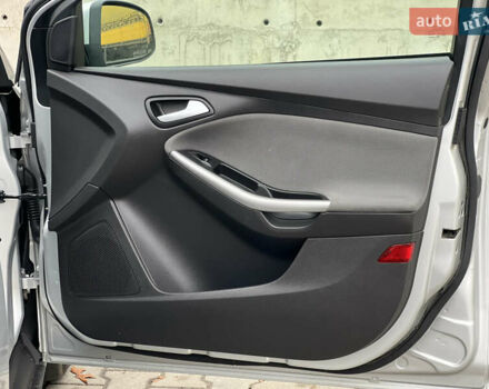 Серый Форд Фокус, объемом двигателя 1.6 л и пробегом 243 тыс. км за 7000 $, фото 21 на Automoto.ua