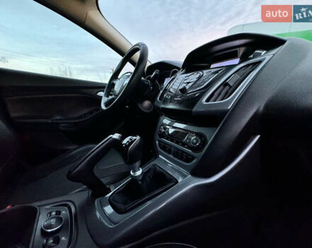 Серый Форд Фокус, объемом двигателя 1.6 л и пробегом 219 тыс. км за 9499 $, фото 102 на Automoto.ua