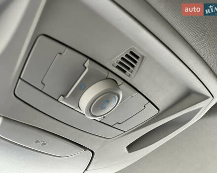 Сірий Форд Фокус, об'ємом двигуна 1.6 л та пробігом 236 тис. км за 7900 $, фото 49 на Automoto.ua