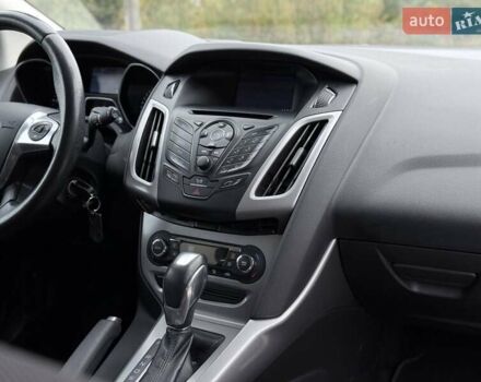 Сірий Форд Фокус, об'ємом двигуна 2 л та пробігом 265 тис. км за 8650 $, фото 32 на Automoto.ua
