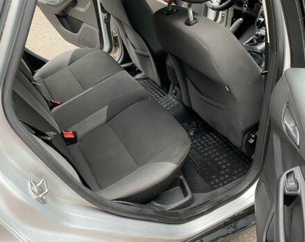 Серый Форд Фокус, объемом двигателя 1.6 л и пробегом 210 тыс. км за 8000 $, фото 5 на Automoto.ua