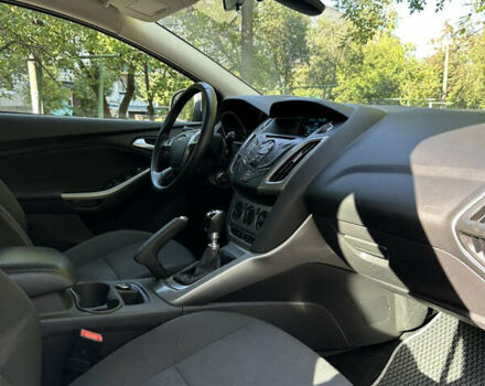 Серый Форд Фокус, объемом двигателя 1.56 л и пробегом 250 тыс. км за 7550 $, фото 16 на Automoto.ua