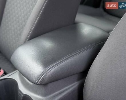 Сірий Форд Фокус, об'ємом двигуна 2 л та пробігом 265 тис. км за 8650 $, фото 24 на Automoto.ua