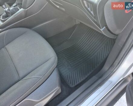 Серый Форд Фокус, объемом двигателя 1.6 л и пробегом 218 тыс. км за 8850 $, фото 26 на Automoto.ua