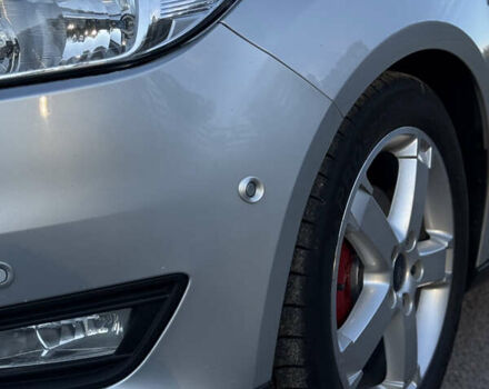 Серый Форд Фокус, объемом двигателя 1.6 л и пробегом 217 тыс. км за 9200 $, фото 5 на Automoto.ua