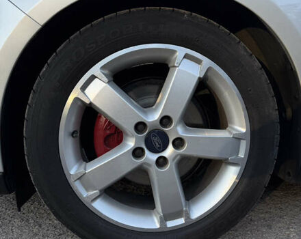 Серый Форд Фокус, объемом двигателя 1.6 л и пробегом 217 тыс. км за 9200 $, фото 6 на Automoto.ua