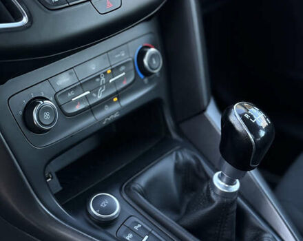 Серый Форд Фокус, объемом двигателя 1.6 л и пробегом 217 тыс. км за 9200 $, фото 11 на Automoto.ua