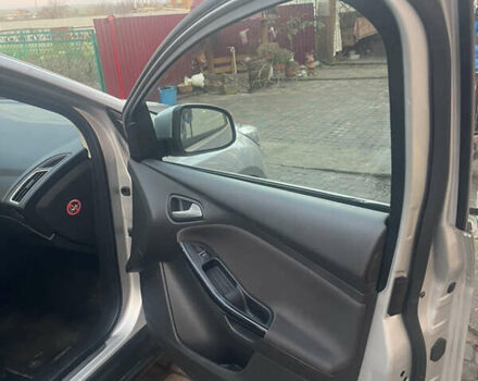 Серый Форд Фокус, объемом двигателя 1.5 л и пробегом 205 тыс. км за 9000 $, фото 5 на Automoto.ua