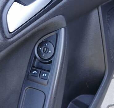 Серый Форд Фокус, объемом двигателя 1.6 л и пробегом 198 тыс. км за 7200 $, фото 2 на Automoto.ua