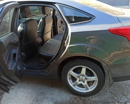 Сірий Форд Фокус, об'ємом двигуна 2 л та пробігом 86 тис. км за 8000 $, фото 4 на Automoto.ua