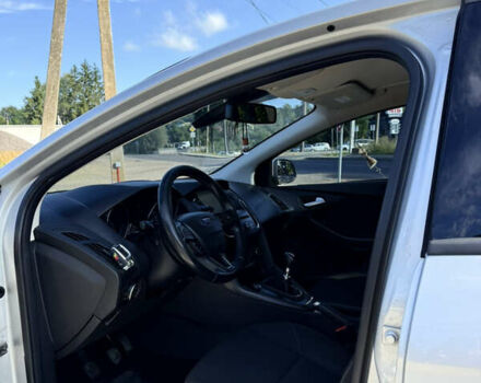 Серый Форд Фокус, объемом двигателя 1.5 л и пробегом 314 тыс. км за 8000 $, фото 6 на Automoto.ua